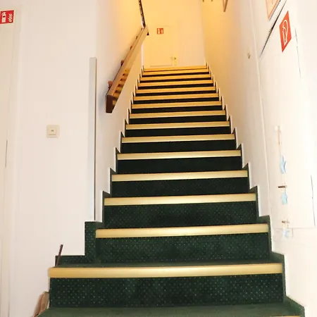 לינה וארוחת בוקר Moewennest צמפין