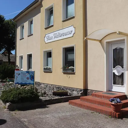 לינה וארוחת בוקר Moewennest צמפין